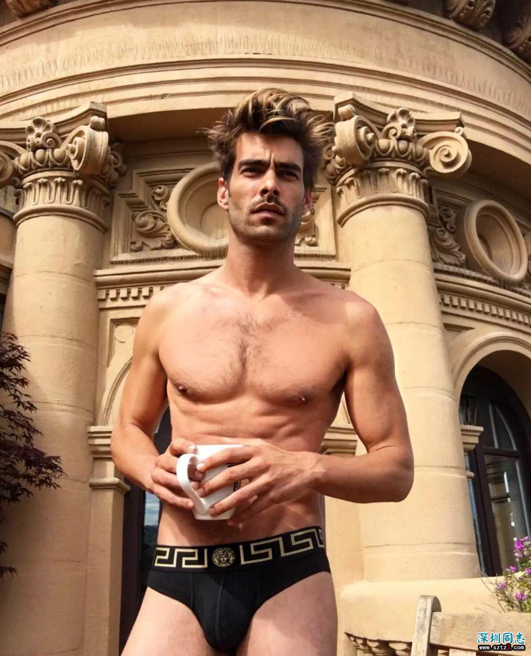 Jon Kortajarena 不仅是超模，还是Gay圈模范！