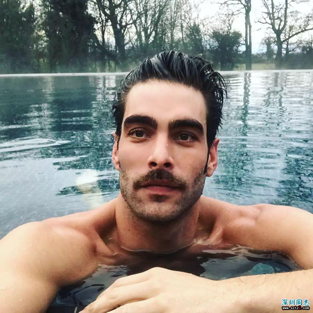 Jon Kortajarena 不仅是超模，还是Gay圈模范！